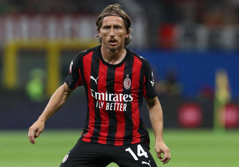 斯帅：为什么换下伊尔迪兹？我换上的是转会费5000万的奥蓬达