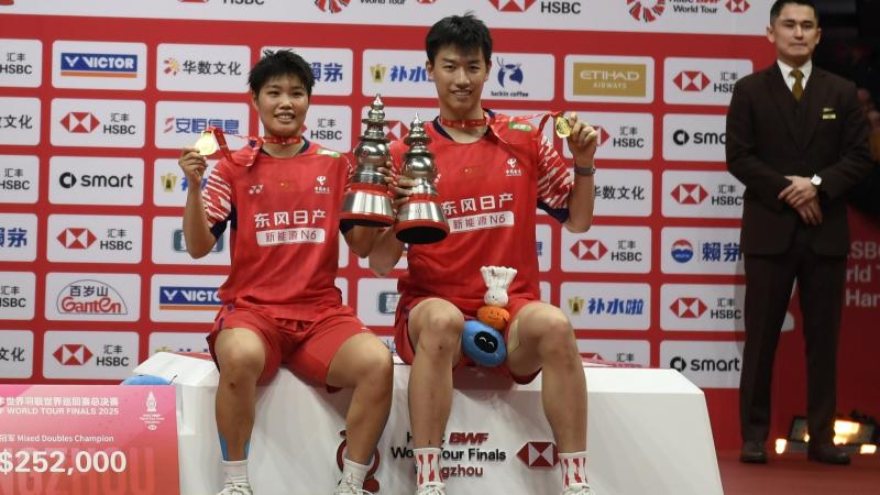 米堡官方：允许主帅爱德华兹与狼队谈判，已与后者达成协议条款