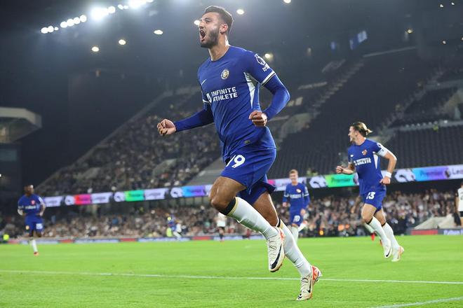 巴塞罗那在逆境中重振旗鼓，佩德里与拉菲尼亚成关键