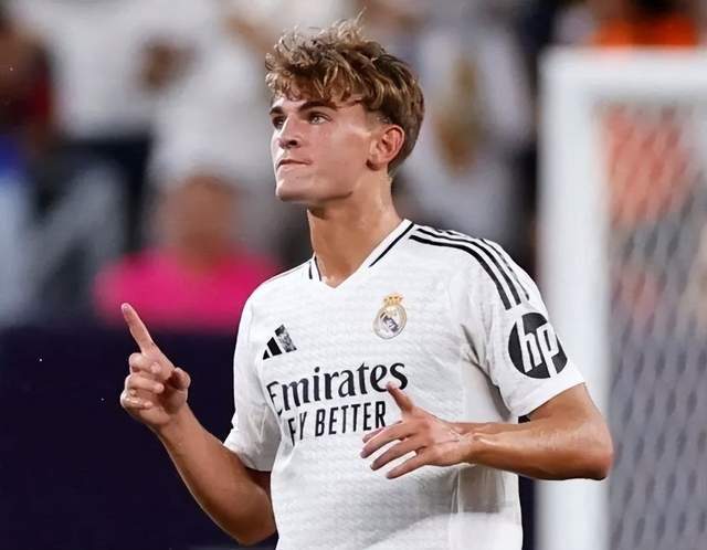 球星比肩 球星比肩